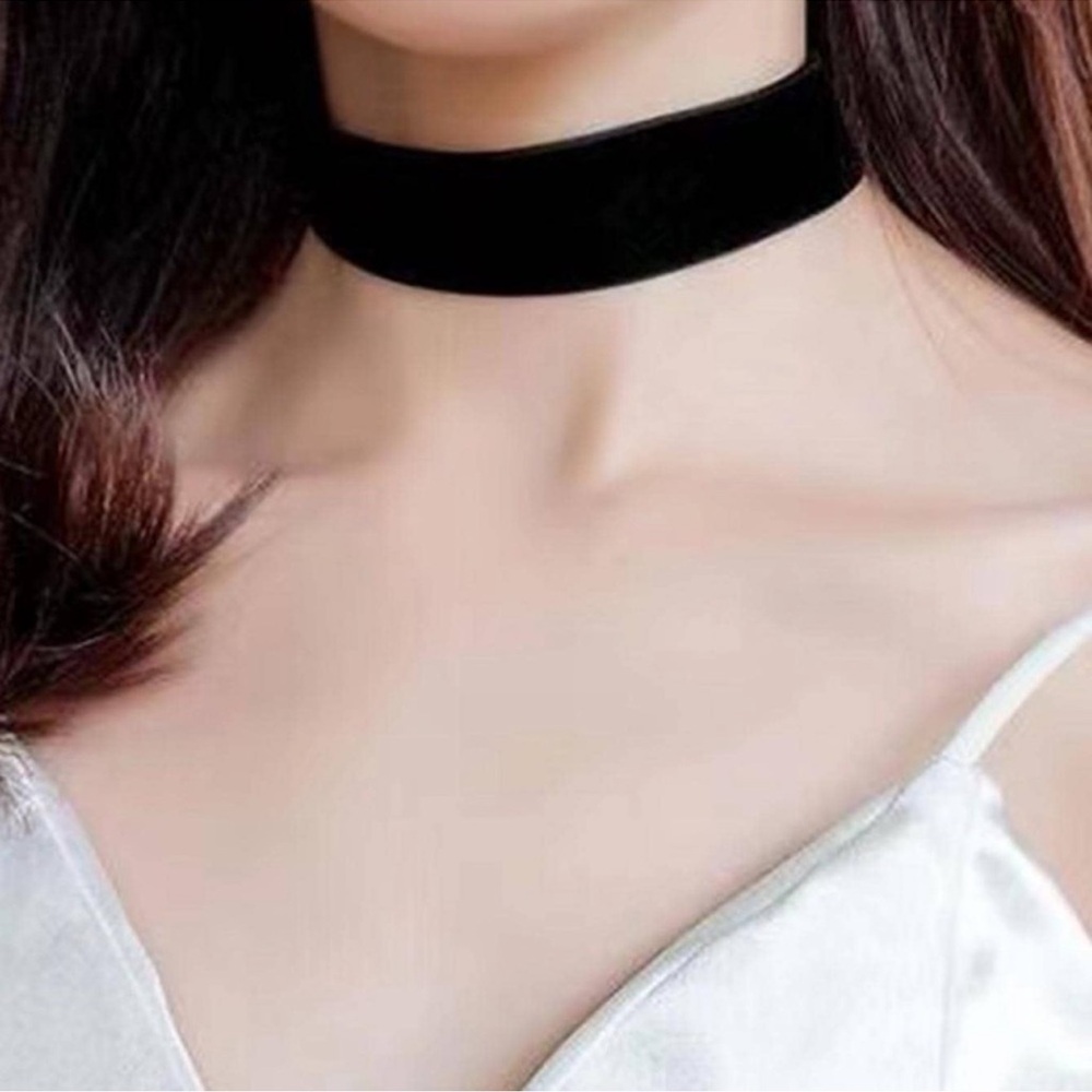 Y2K 90s Black Velvet Chunky Choker Necklace - Picture 2 of 11